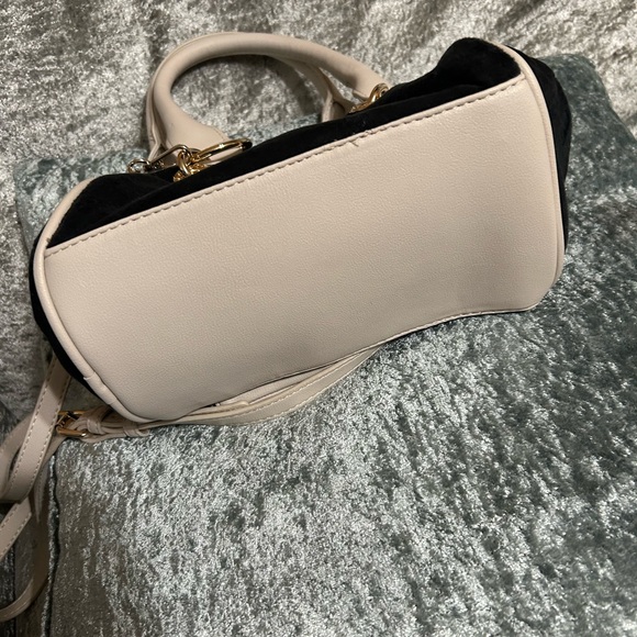 2 Juicy Couture Bags & 3 Wallets All NWT - Picture 13 of 13